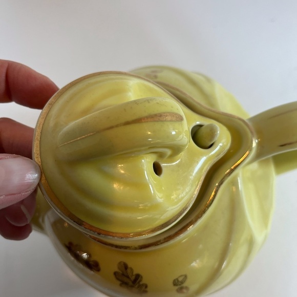 Vintage Hall USA Teapot with Hook Lid - Picture 7 of 11